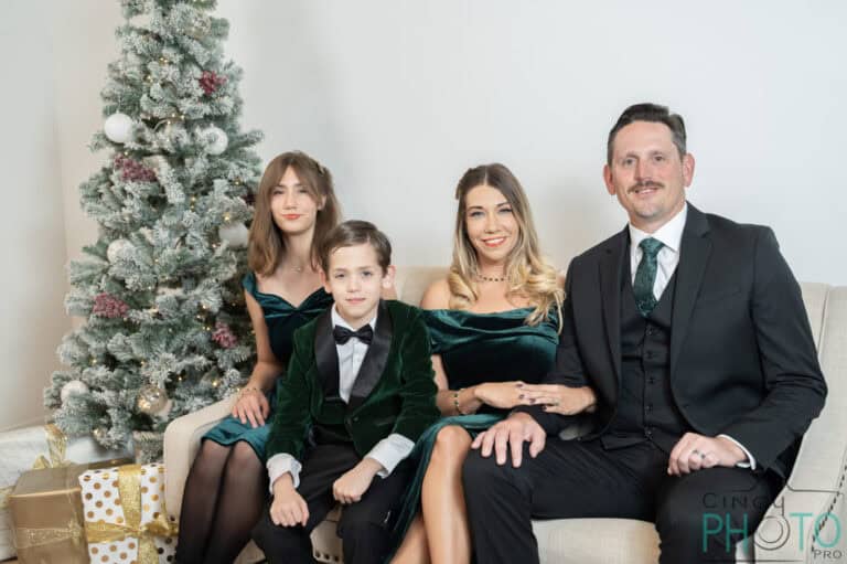 Capturing the Magic of the Holidays with Family Photos 3 Capturing the Magic of the Holidays with Family Photos